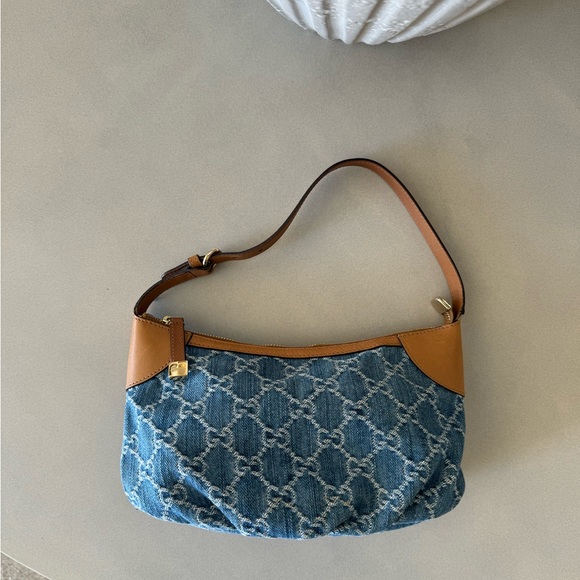 Authentic pre-loved Denim Gucci bag - Picture 3 of 9
